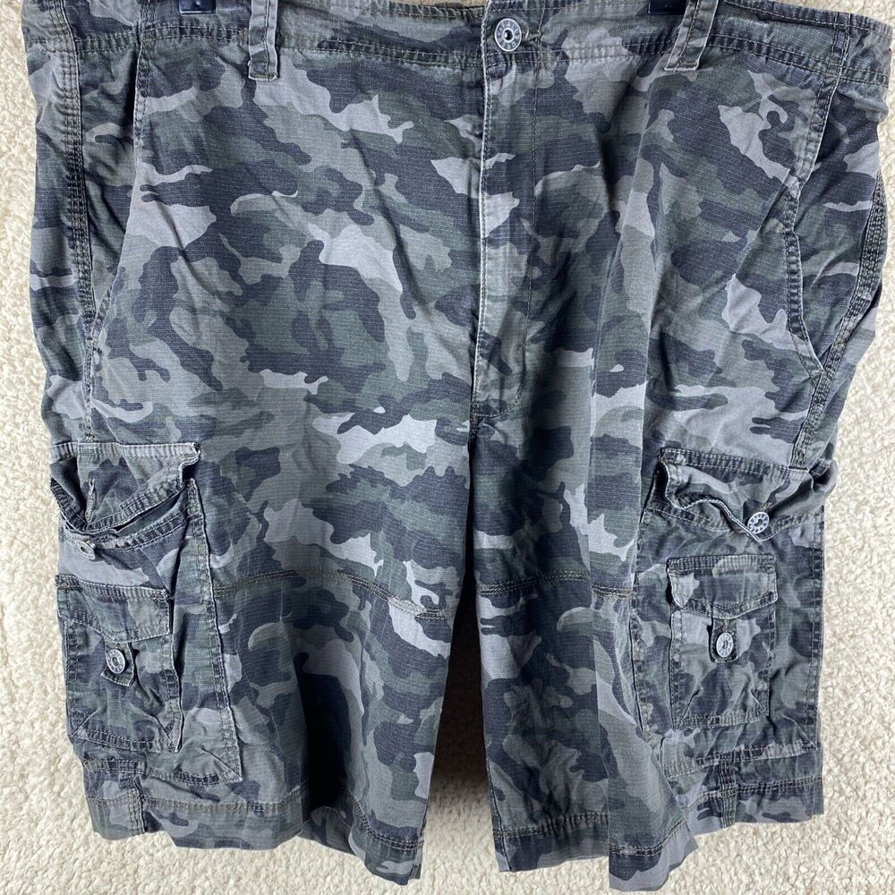 Falls Creek Mens Sz 42 8 Pocket Green Camo Cargo Shorts